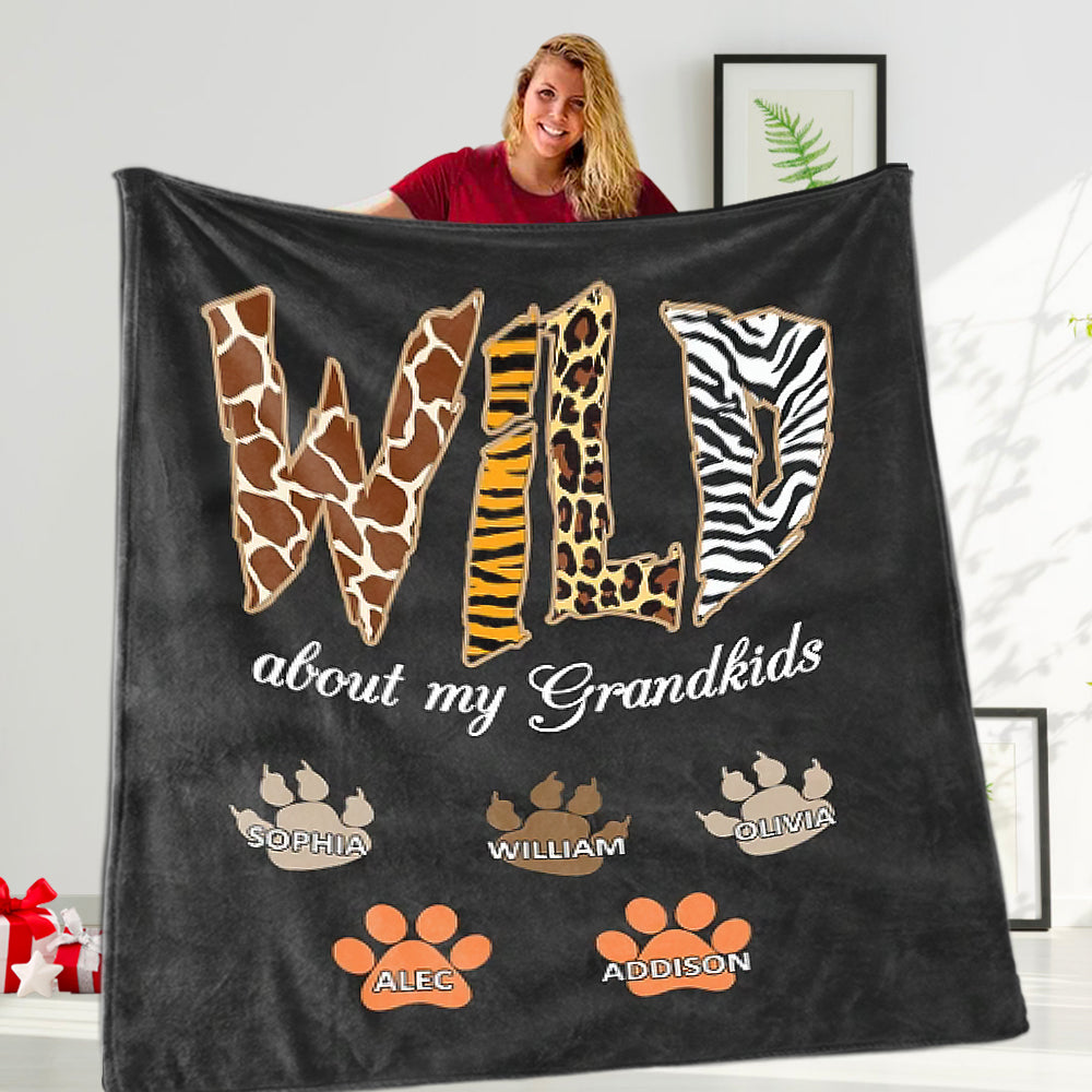 Custom "Grandma's Little Paws" Fleece Name Blanket For Grandma and Mothers, Mother's Day Gift, Mother Blanket, Granny’s Favorite